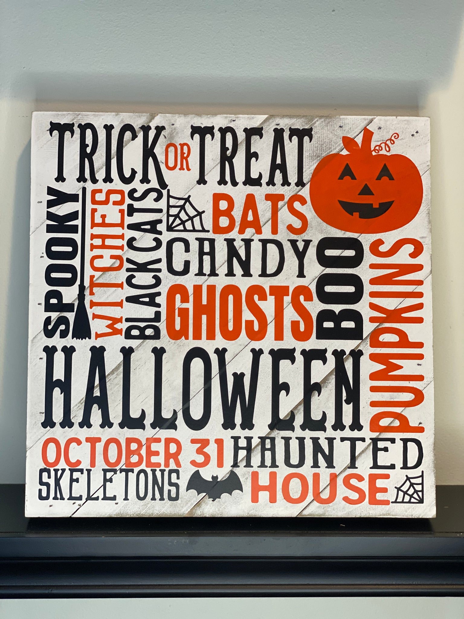 Halloween Words Sign